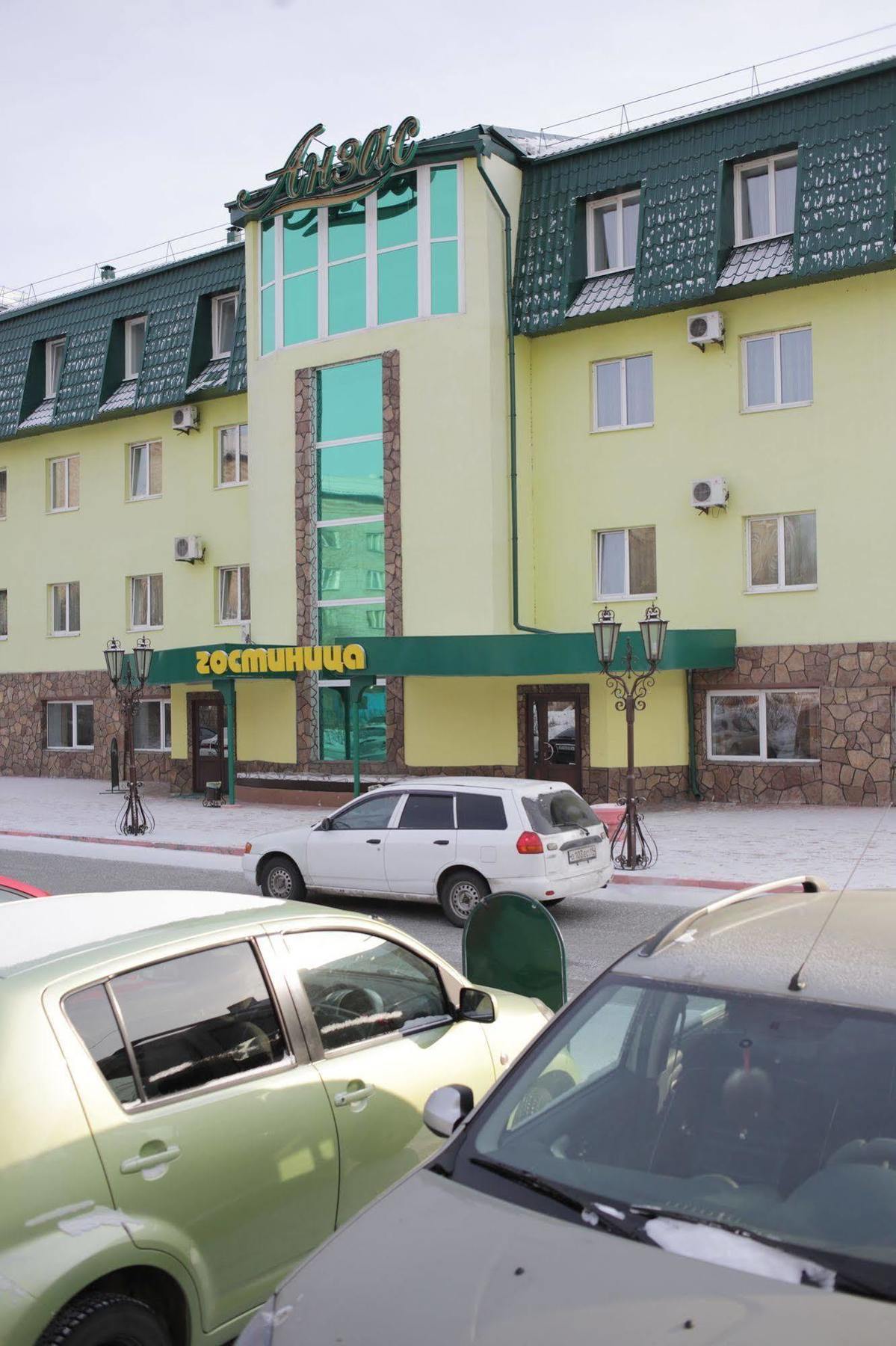 Hotel Anzas Abakan Exterior photo